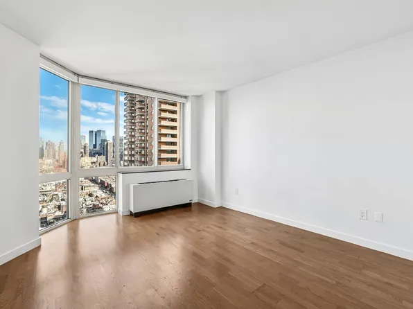 420 West 42nd Street image 11 of 28