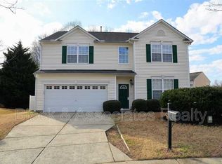 128 Touvelle Ct, Holly Springs, NC 27540