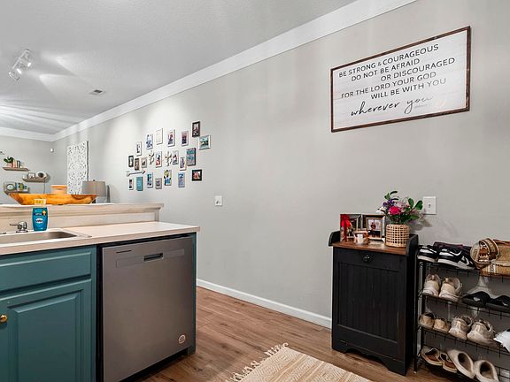 5th image of 4209 Sweetwater Blvd. #209