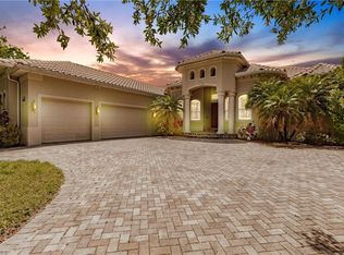 581 31st St SW, Naples, FL 34117