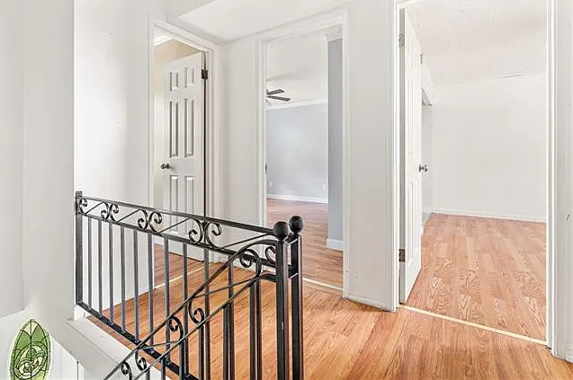 421 Holy Cross Pl — Photo 10