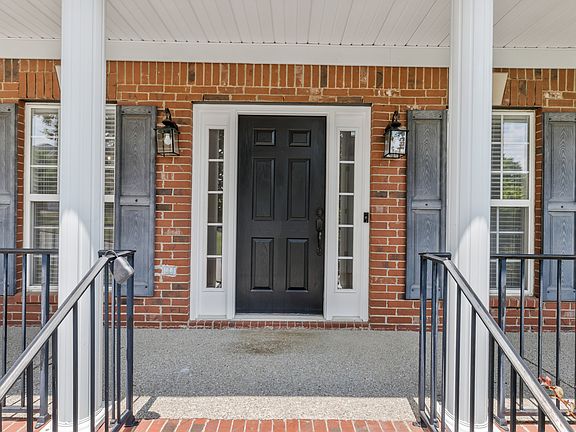 3rd image of 9720 Tanglewood Ln