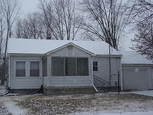 1020 1st St photo 1