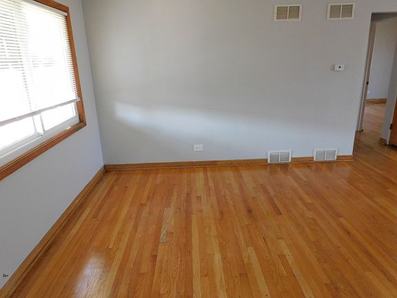 4th image of 2440 W Berwyn Ave #2N