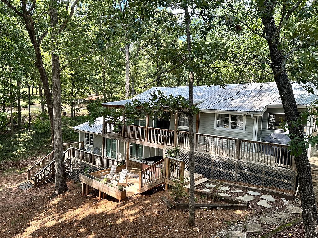 117 Woods Ln - Property Image