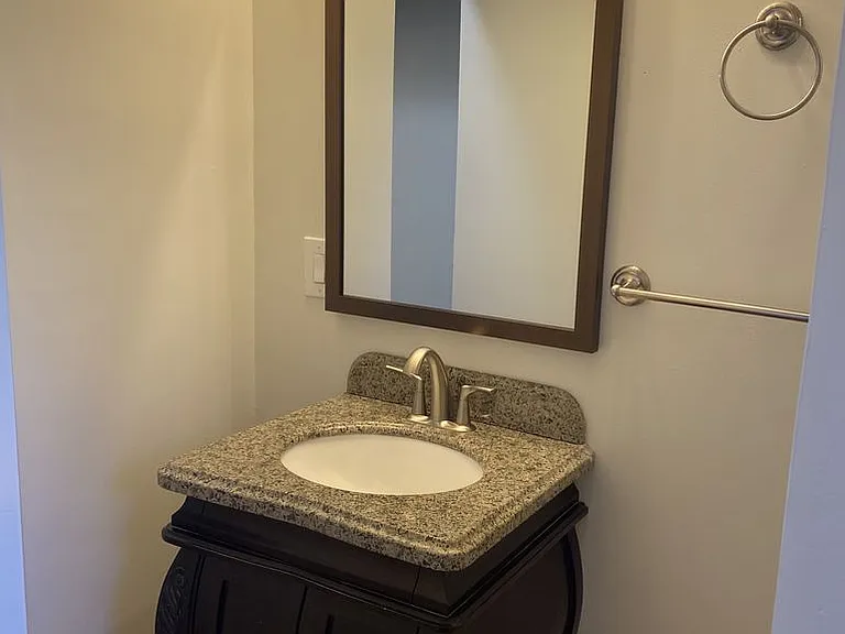 133 E Chelan Ave — Photo 9