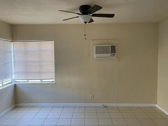 1705 Moffett St #C — Photo 7