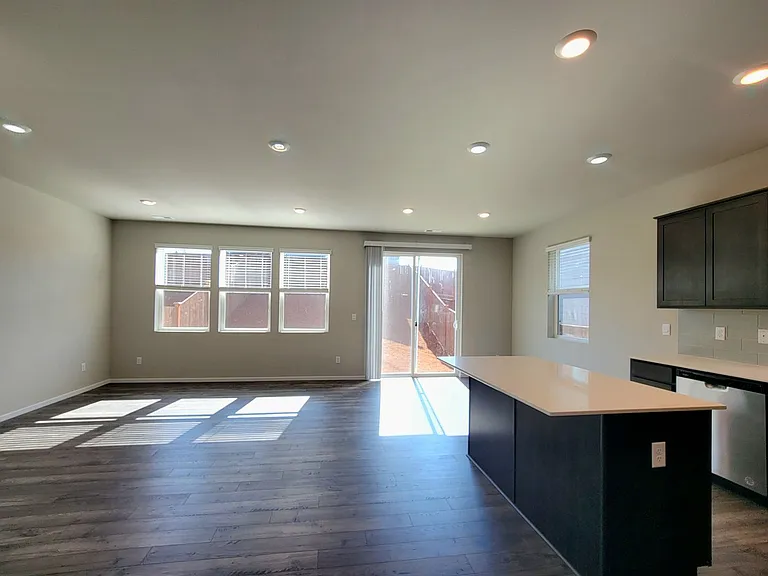6685 Langley Ave NE — Photo 5