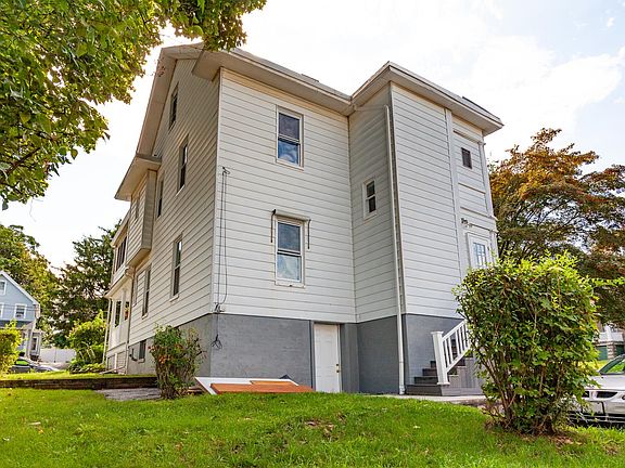 3rd image of 238 Ringgold St #1