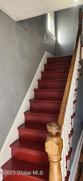 2nd image of 402 Summit Avenue