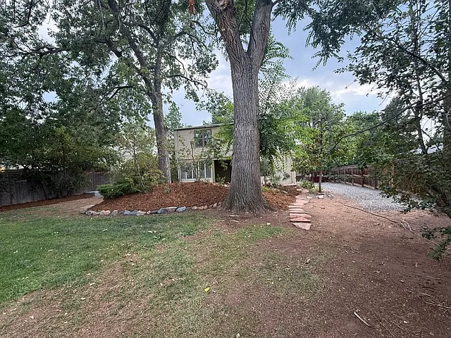 1226 W Prospect Rd — Photo 37