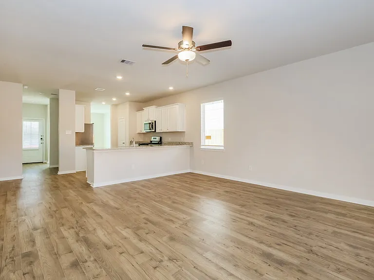 15571 Caramel Springs Dr — Photo 3