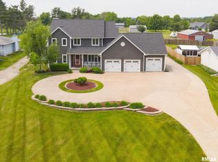 2600 W Stockwell Ln, Clinton, IA 52732