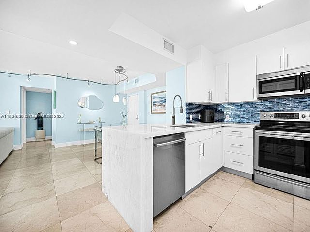 1st image of 1111 SW 1st Ave APT 1419