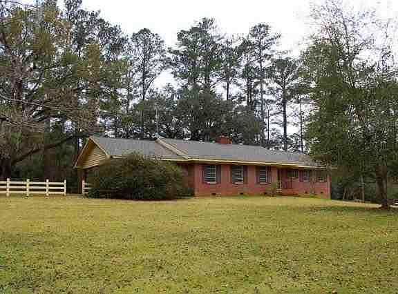 3rd image of 8319 Mahan Dr