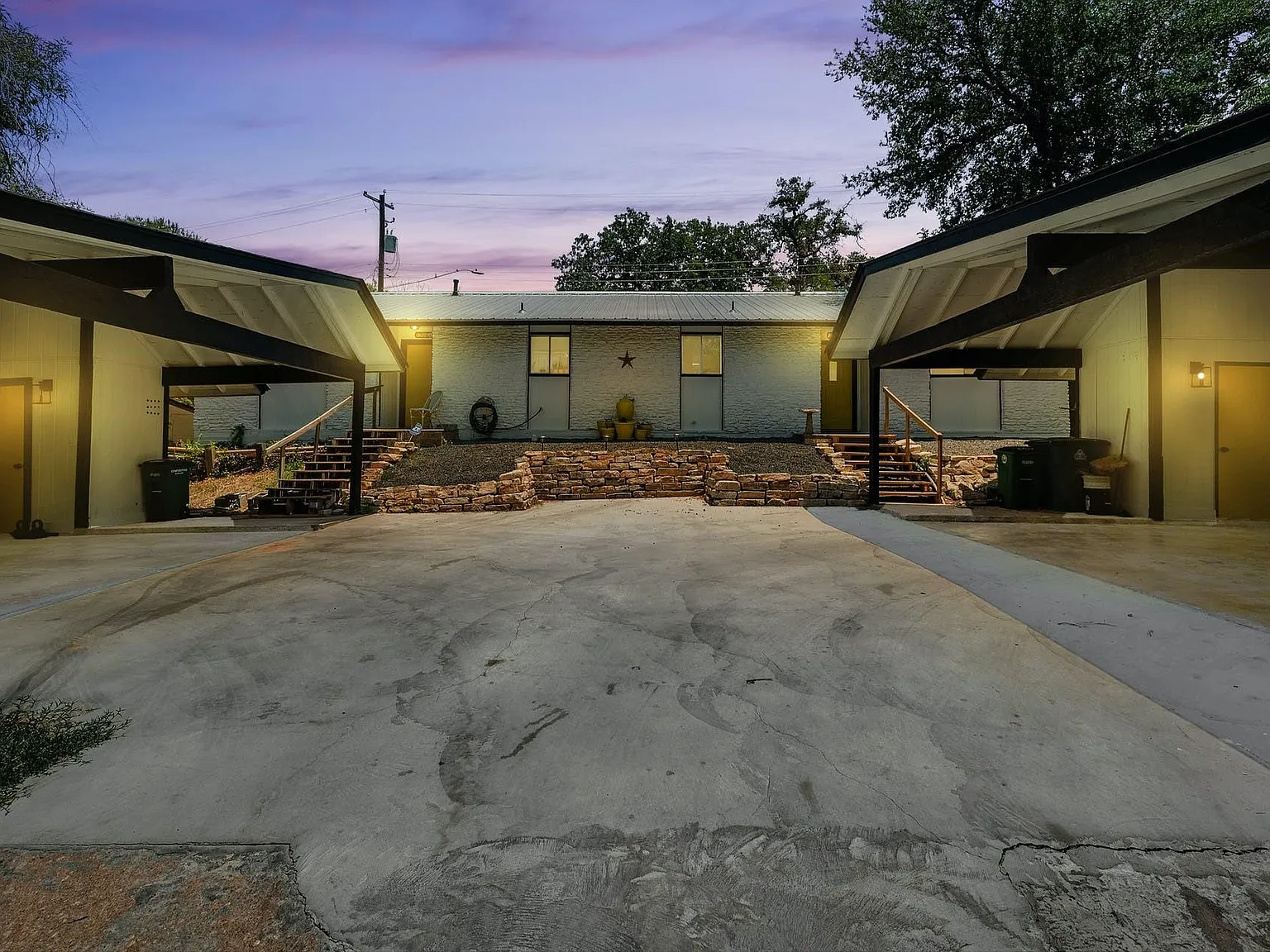 2 bed, 1.0 bath, 1000 sqft, $1,900 — Photo 2