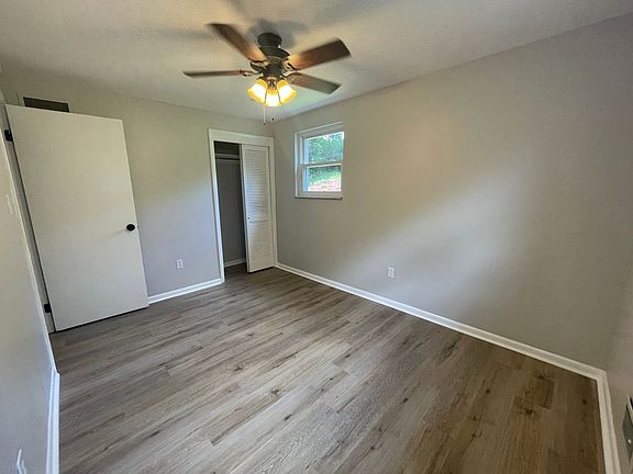 5th image of 112 Woodlawn Ave APT 1