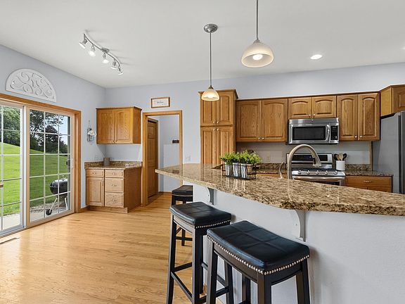 4th image of 107 Red Fox Dr