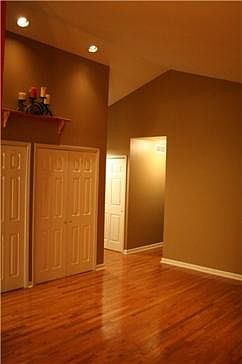 524B Robyn Road, Valparaiso, IN 46385