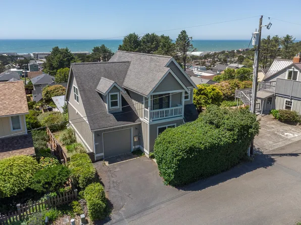 3015 NW Port Dr, Lincoln City, OR 97367