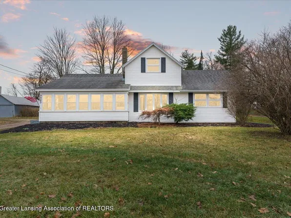 9983 Carlisle Hwy, Vermontville, MI 49096