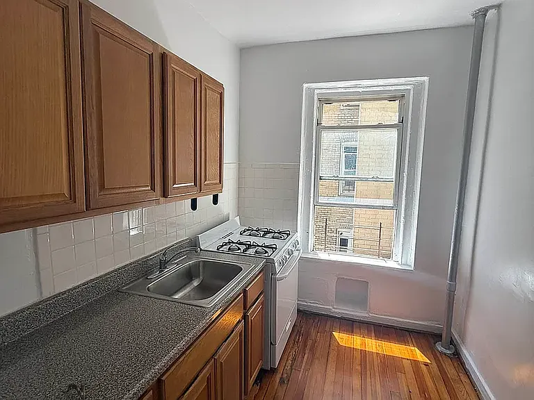 1240 Sherman Ave #5B — Photo 8