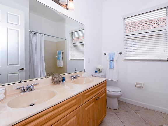 3rd image of 370 NW Sheffield Cir
