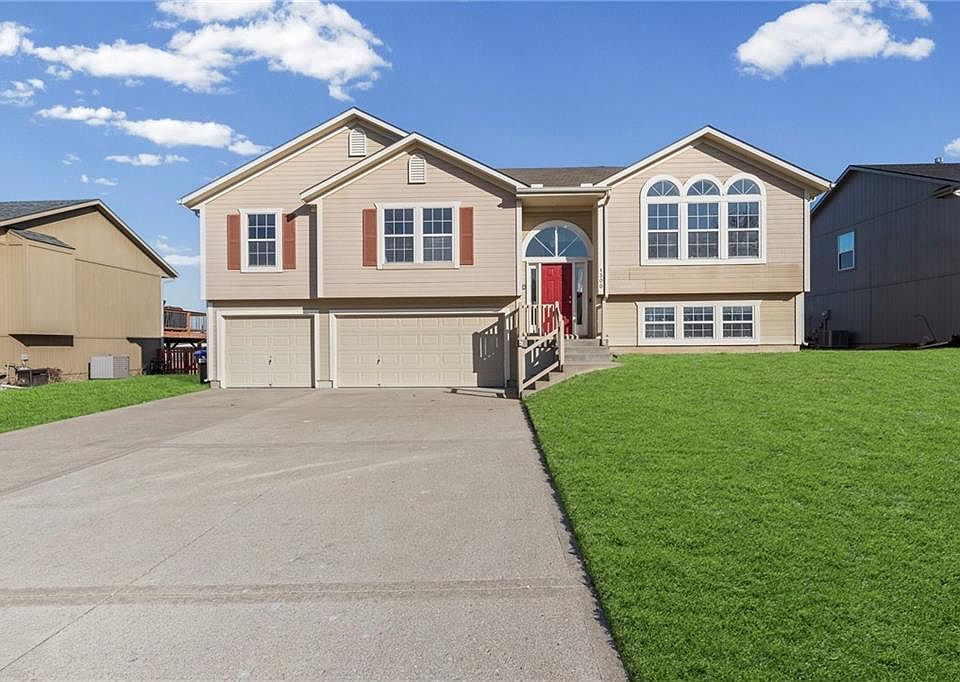 1st image of 1300 Spruce Dr