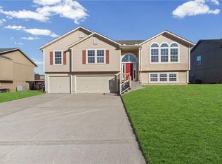 1300 Spruce Dr, Greenwood, MO 64034