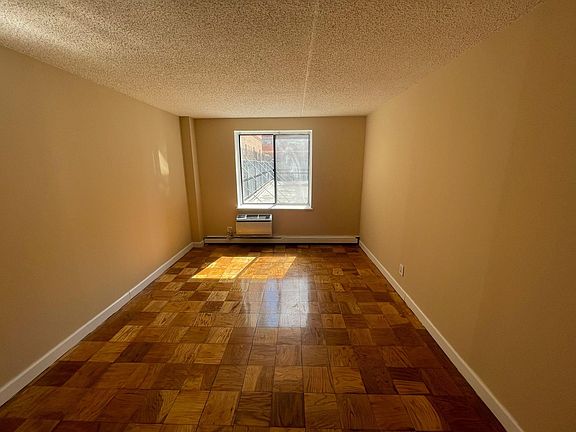 5th image of 14016 34th Ave #3114