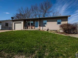 923 Iowa Ave, Holton, KS 66436