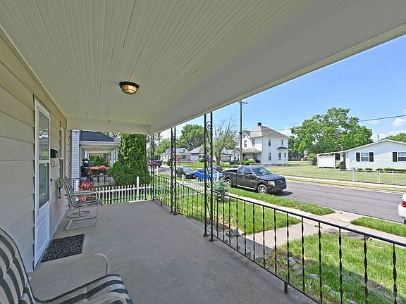 5th image of 719 Mary Etta St