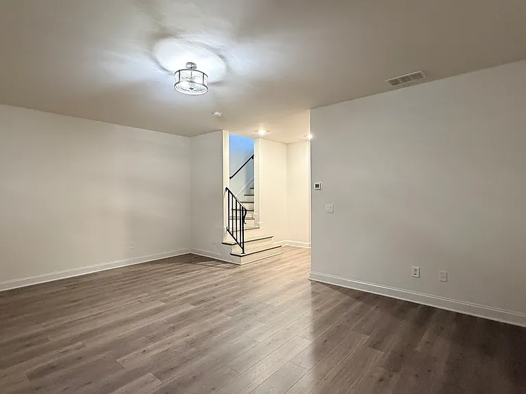 227 Nash St — Photo 18