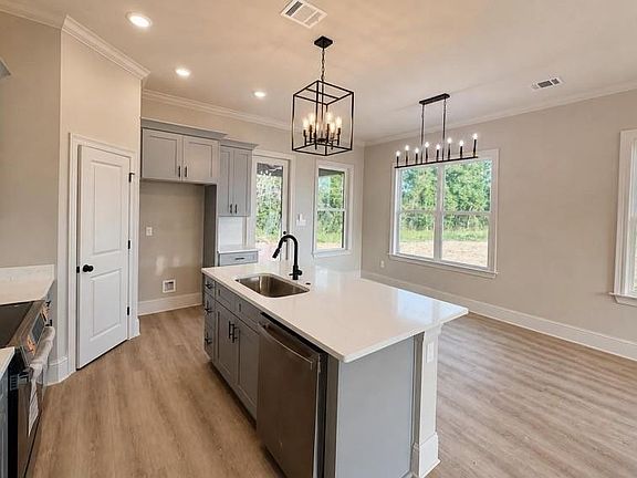 5th image of 70152 5th St