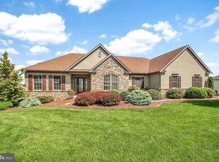 3910 Blossom Valley Dr, York, PA 17402