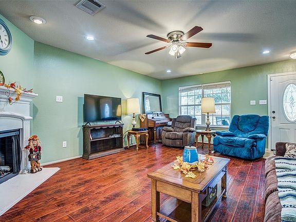 4th image of 4024 Hanna Rose Ln