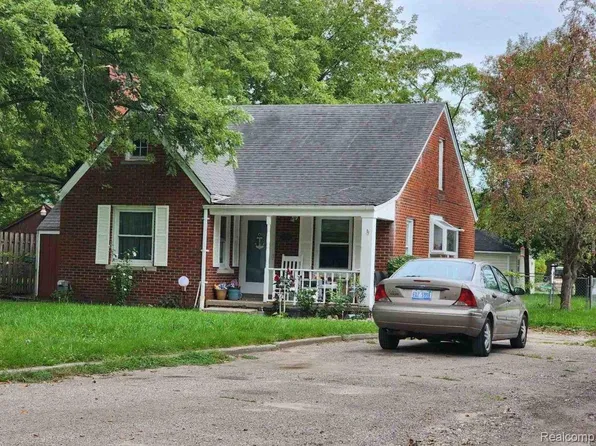 29508 Old North River Rd, Harrison Township, MI 48045