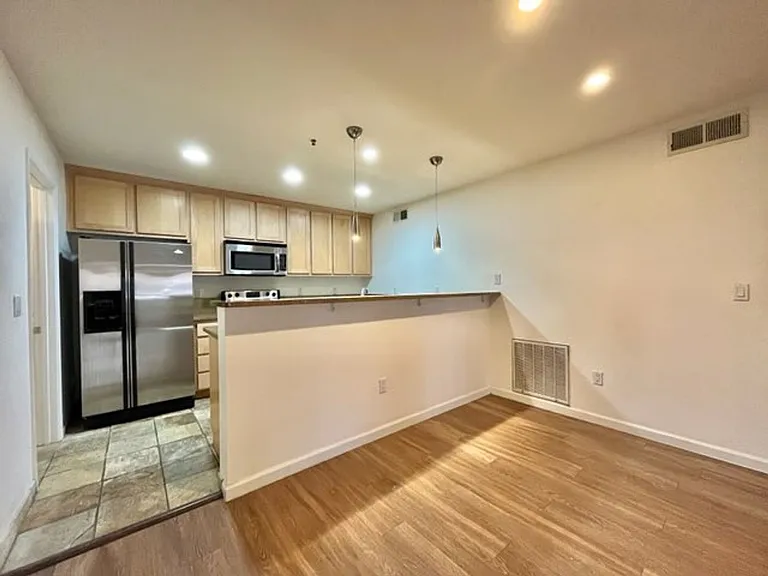 4704 E Paradise Village Pkwy N #106 — Photo 2