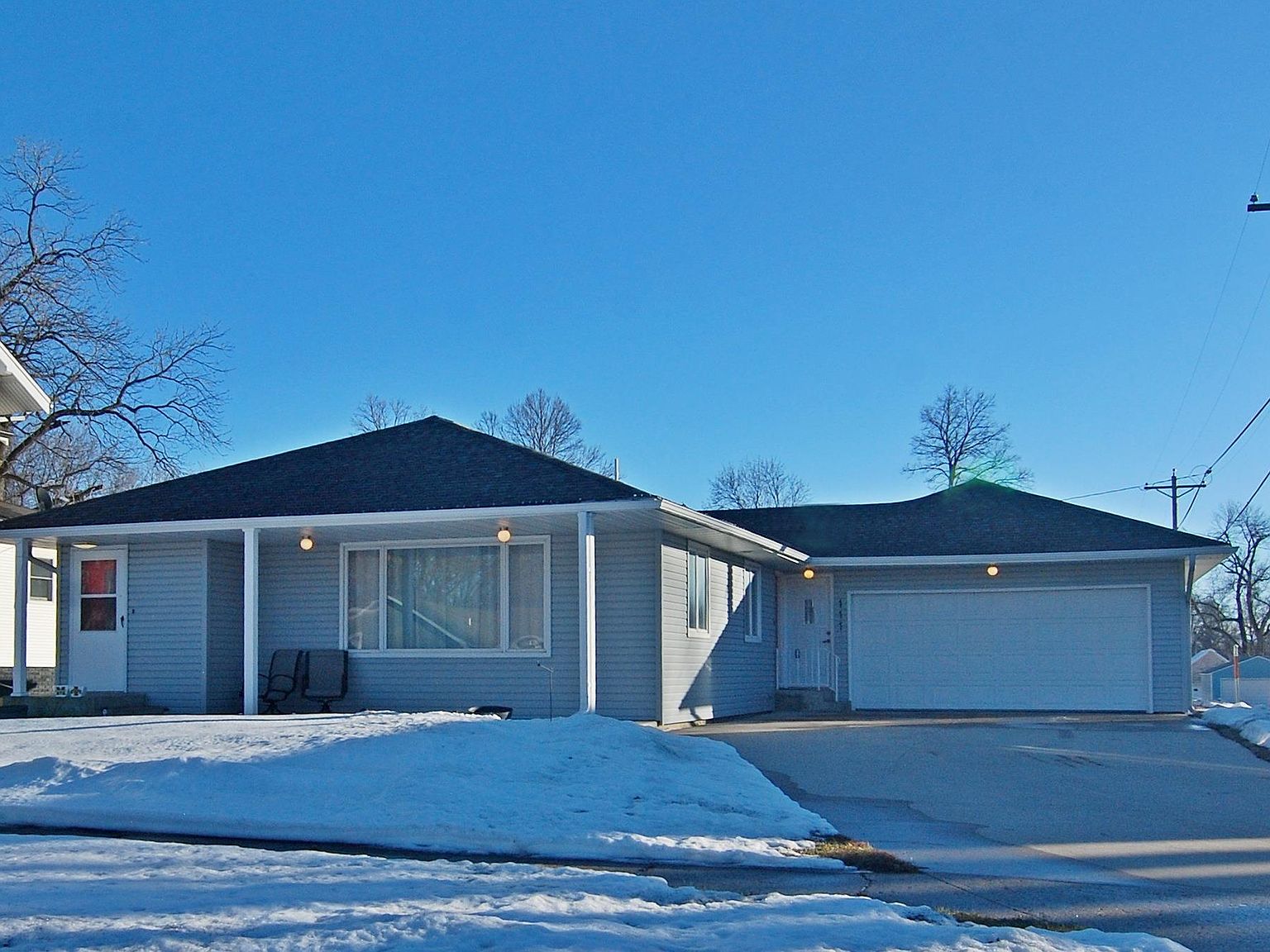 111 E Maple St, Holstein, IA 51025 Zillow