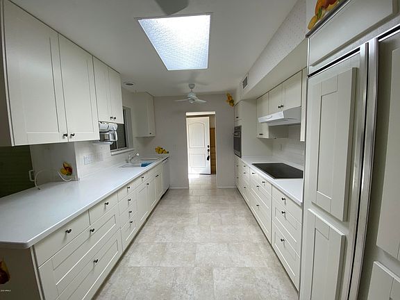 3rd image of 10413 W El Capitan Cir