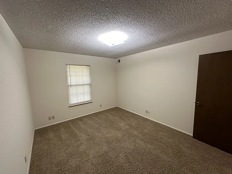 709 Devonshire Dr #709 — Photo 8