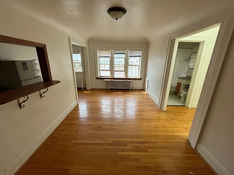 1345 N Astor St — Photo 5