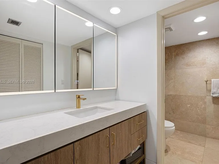 1915 Brickell Ave #1407 — Photo 17