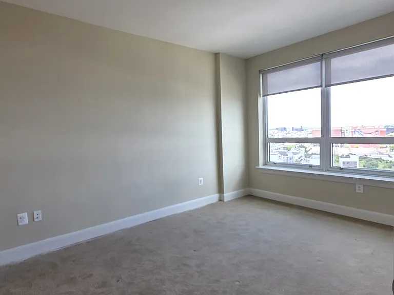 252 N Christopher Columbus Blvd #1104 — Photo 17