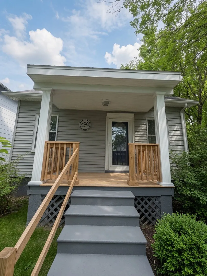 490 E Oakland Ave — Photo 2