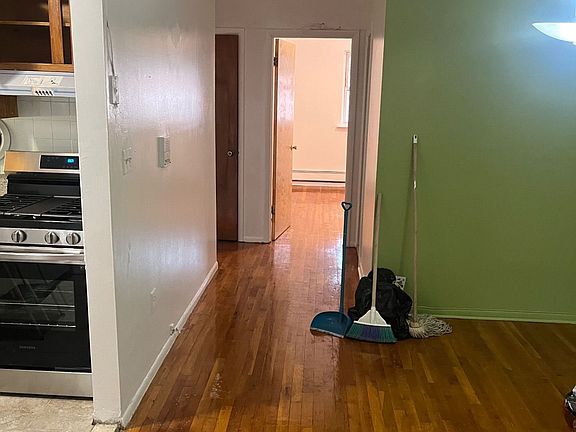 2nd image of 10XX E 227th St #2