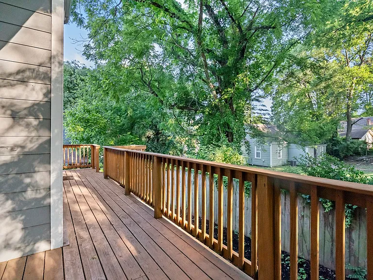 310 Evanston Ave — Photo 22