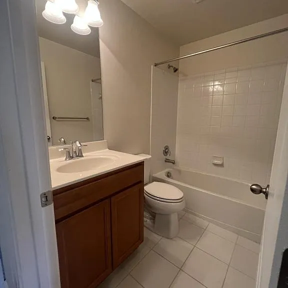 2101 Saint Josephs Dr — Photo 35