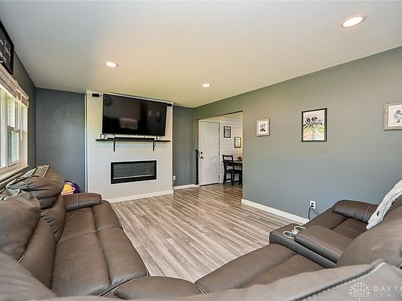 4th image of 3764 Dorothy Ln