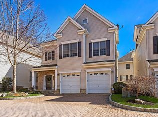 20 Brianna Ct, Atlantic Highlands, NJ 07716